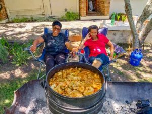 Carmel Master Chefs - Inspecting my Oxtail Potjie